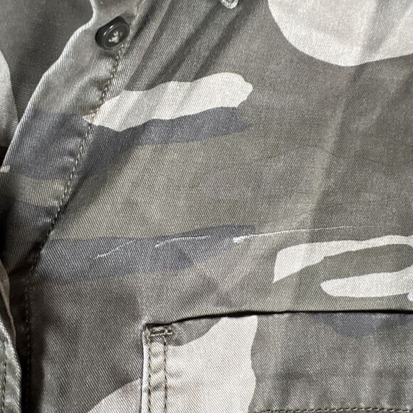 Express Women Small Camouflage Green Boyfriend Fit Long Sleeve Button Top‎ - Picture 3 of 6